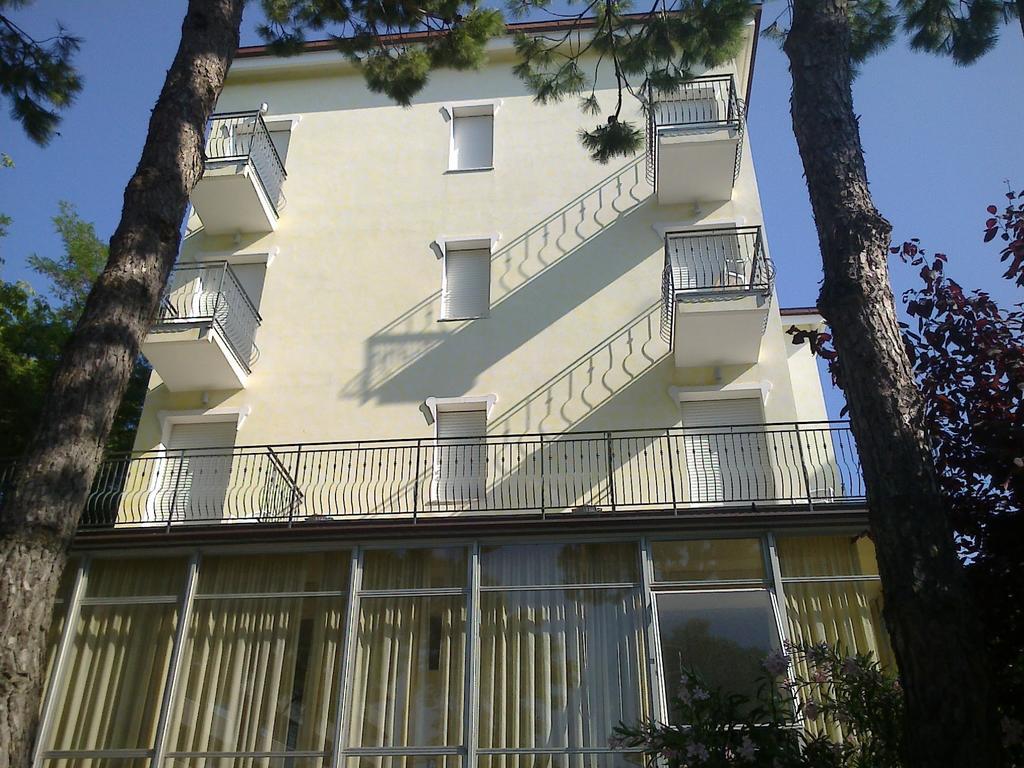 Hotel Augustus Milano Marittima Exterior photo