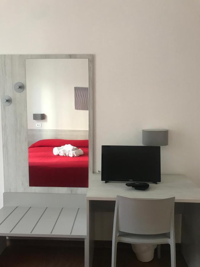 Hotel Augustus Milano Marittima Exterior photo